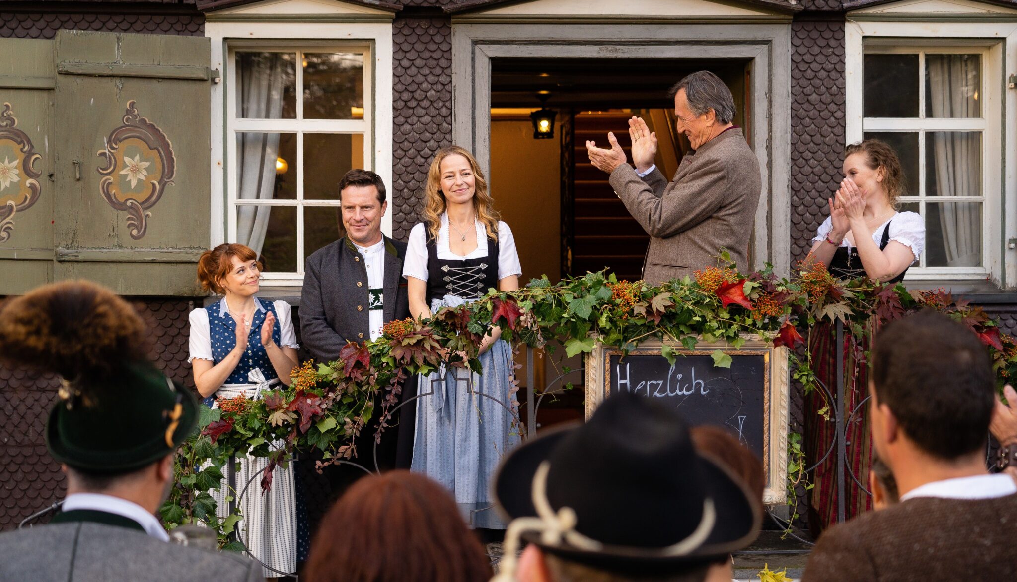 Daheim In Den Bergen Alte Pfade Neue Wege Film Rezensionen De