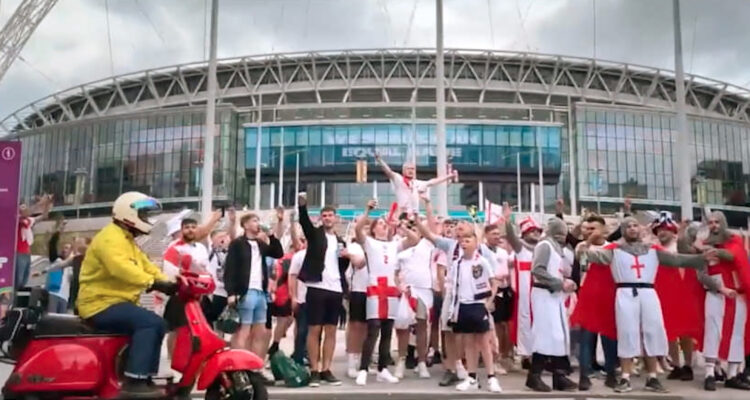 Das Euro Finale Angriff auf Wembley The Final: Attack on Wembley Netflix Streamen online
