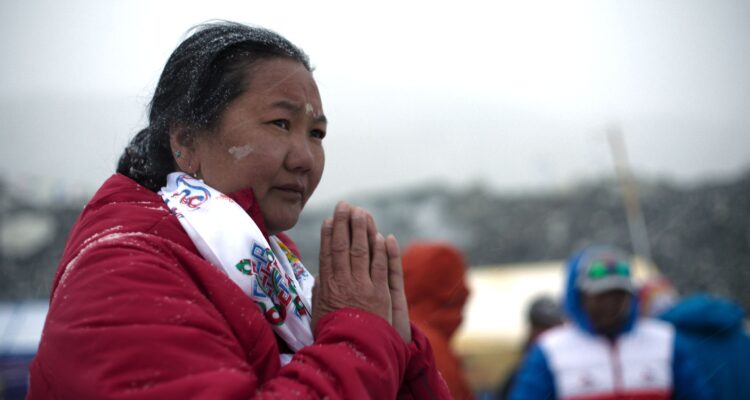 Lhaka Sherpa, Königin der Berggipfel Mountain Queen: The Summits of Lhakpa Sherpa Netflix Streamen online