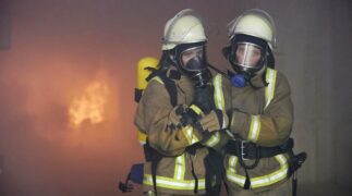 Feuerwehrfrauen - Phönix aus der Asche Tv Fernsehen Das Erste ARD Streamen online Mediathek Video on Demand DVD kaufen